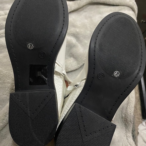 boots - Picture 3 of 3